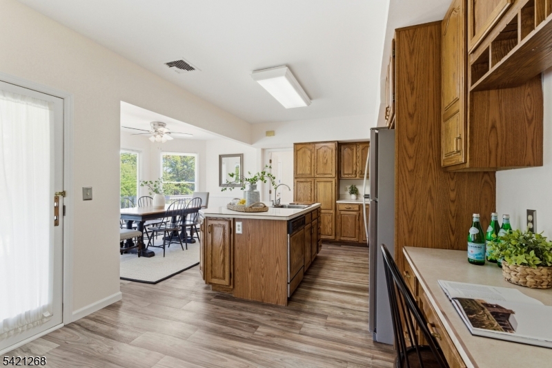 112 Grouser Road Somerset, NJ 08873 - Photo 11 of 40