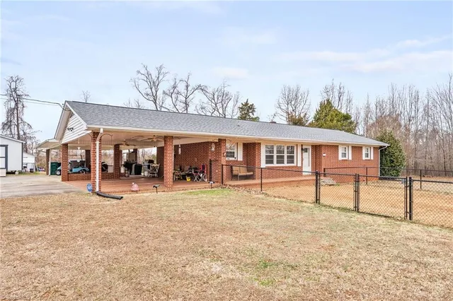 $280,000 | 896 Knowles Road, Reidsville, NC 27320