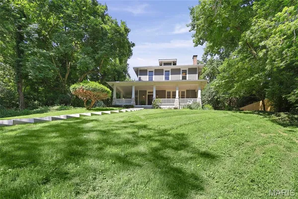$485,000 | 26 Kingston Drive, Belleville, IL 62223