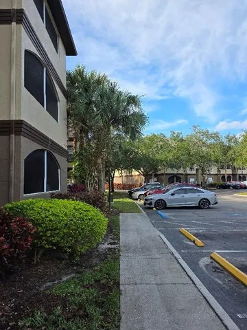 $1,575 | 16413 Enclave Village Drive, Unit 5106, Tampa, FL 33647