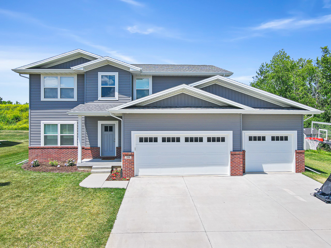 306 Raef Road Downs, IL 61736 - Photo 1 of 61 Gallery Image 1