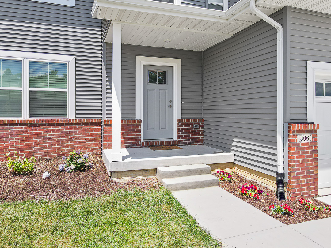 306 Raef Road Downs, IL 61736 - Photo 2 of 61 Gallery Image 2