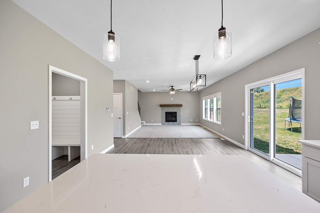 306 Raef Road Downs, IL 61736 - Photo 7 of 61 Gallery Image 7