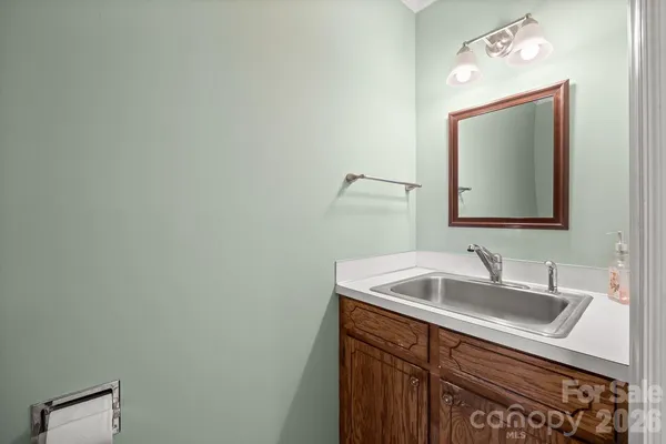$640,000 | 7737 Ridgeloch Place, Unit 45, Charlotte, NC 28226