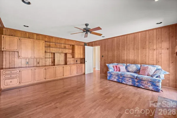 $640,000 | 7737 Ridgeloch Place, Unit 45, Charlotte, NC 28226