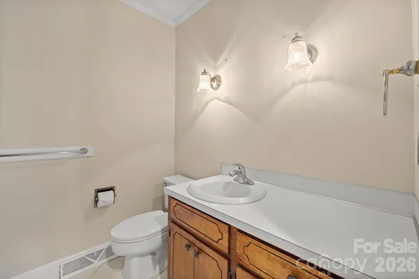 $640,000 | 7737 Ridgeloch Place, Unit 45, Charlotte, NC 28226