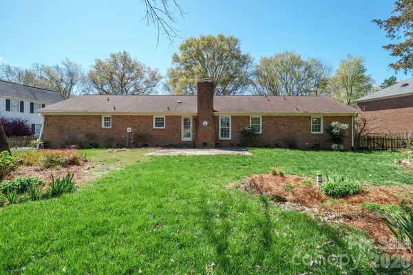$640,000 | 7737 Ridgeloch Place, Unit 45, Charlotte, NC 28226