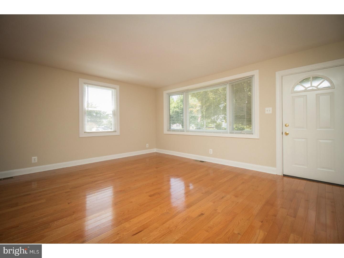 3811 Andrea Road Philadelphia, PA 19154 - Photo 3 of 24