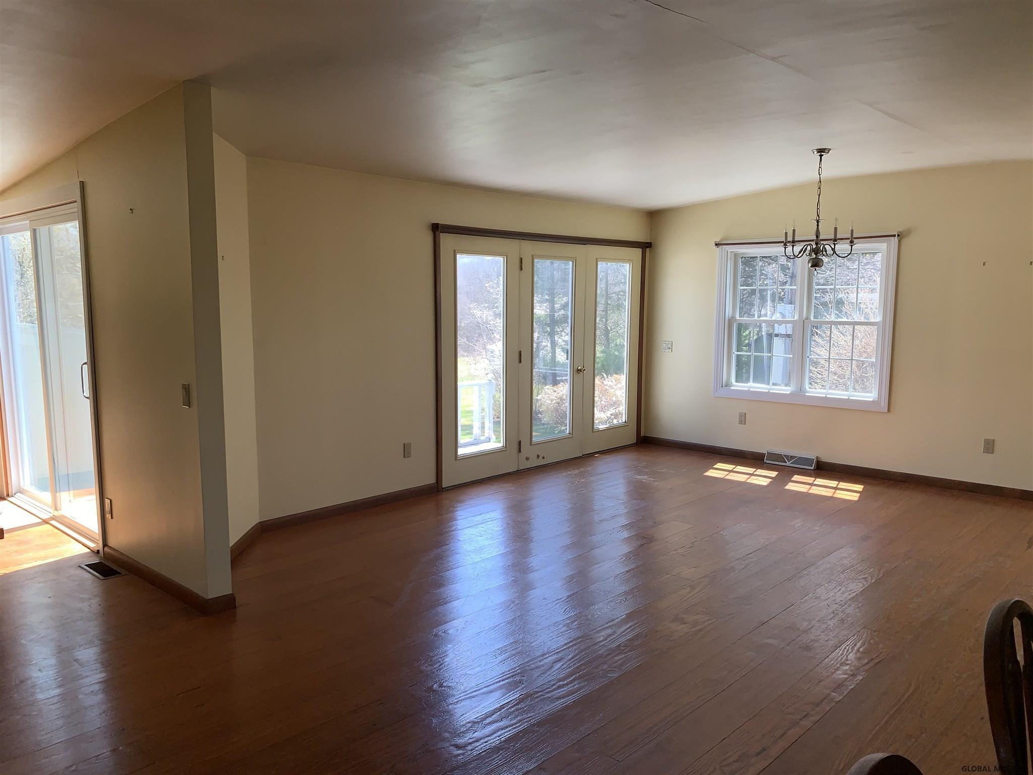 97 Pangburn Road Bethlehem, NY 12054 - Photo 4 of 22 Photo 4