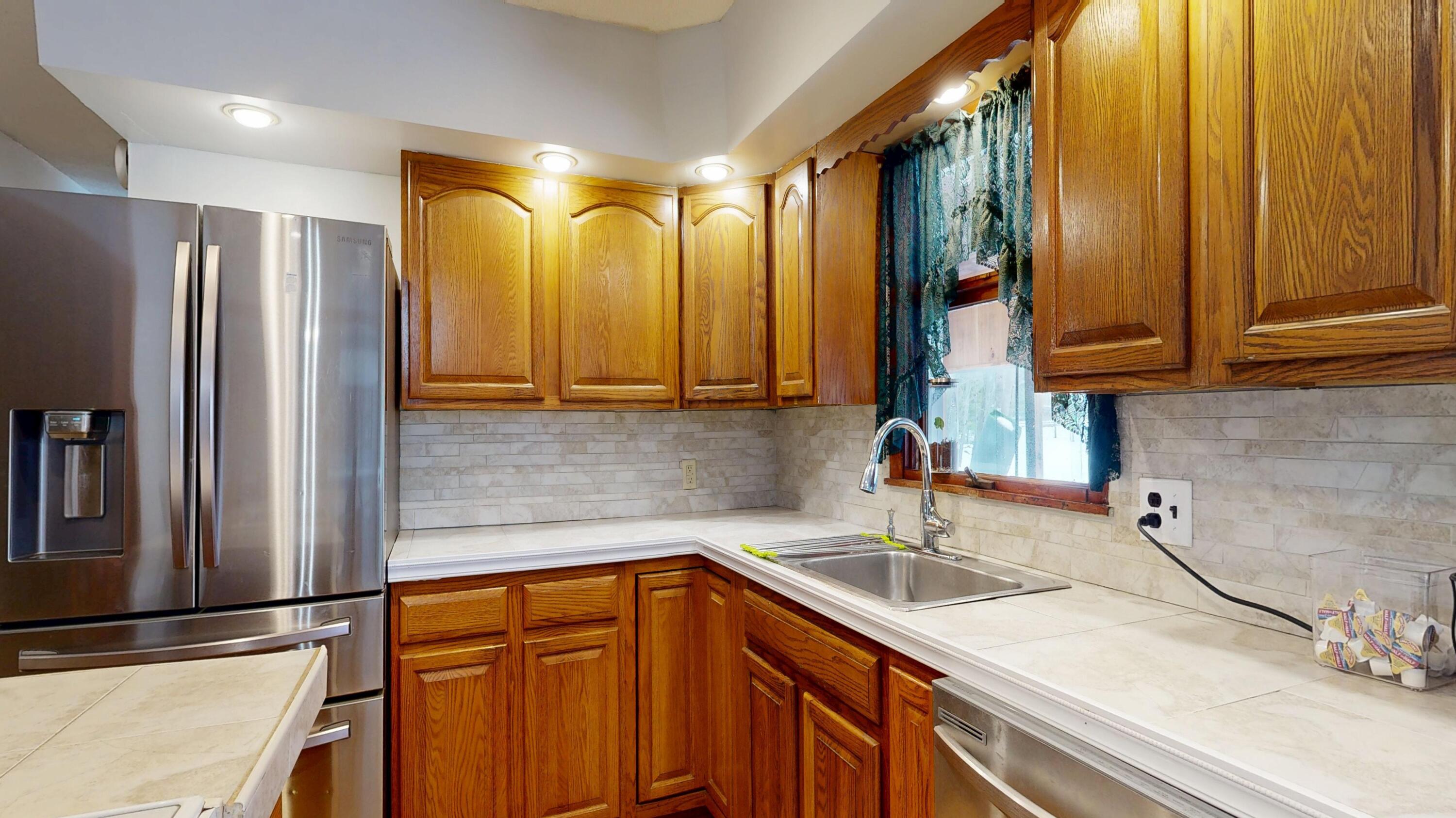 400 Grove Street Lewiston, ME 04240 - Photo 11 of 51 Kitchen