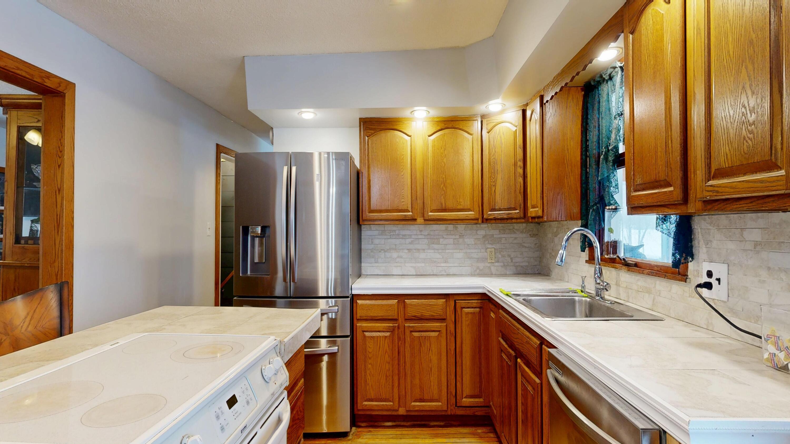 400 Grove Street Lewiston, ME 04240 - Photo 10 of 51 Kitchen