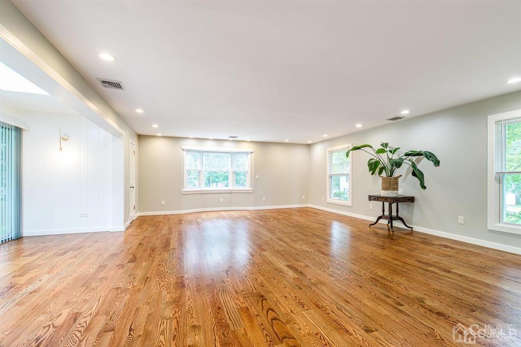 14 Tamarack Road Edison, NJ 08820 - Photo 16 of 40 a view of an empty room and window