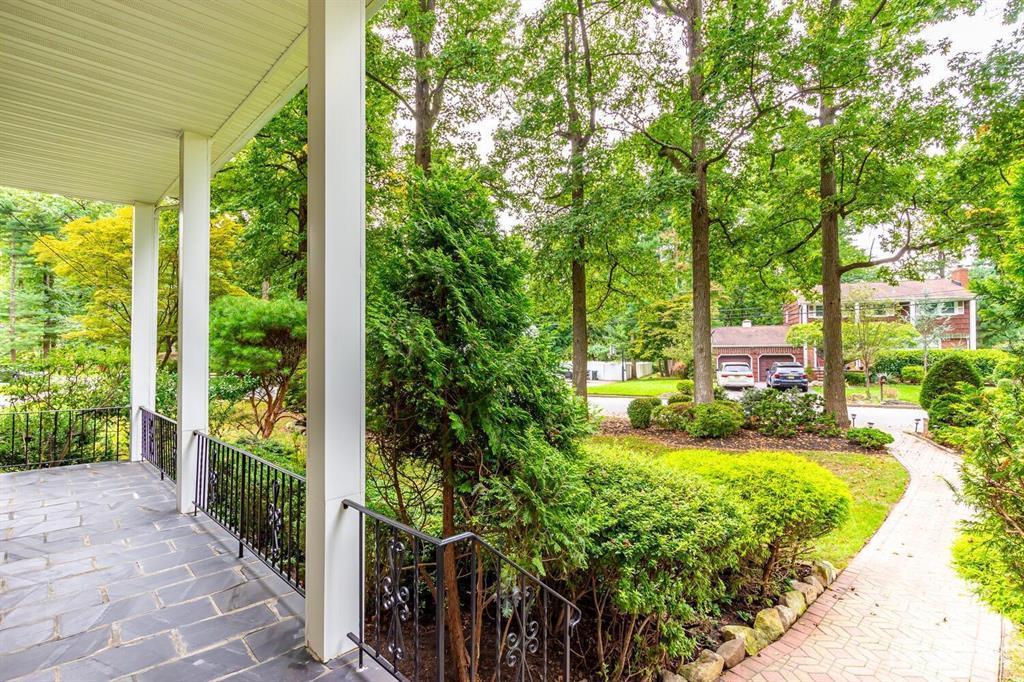 14 Tamarack Road Edison, NJ 08820 - Photo 5 of 40 a view of a garden with pathway