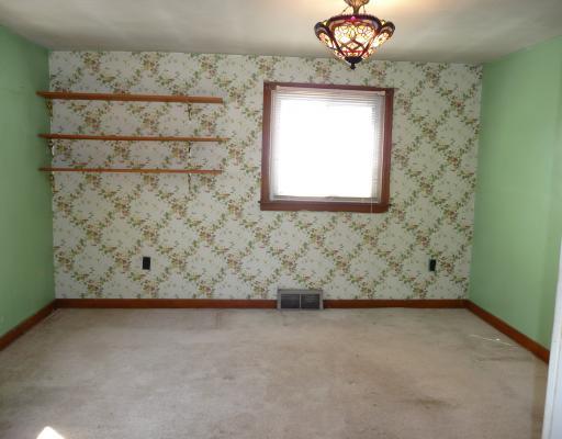 108 Caldwell Street McKees Rocks, PA 15136 - Photo 5 of 16 Dining Room.
