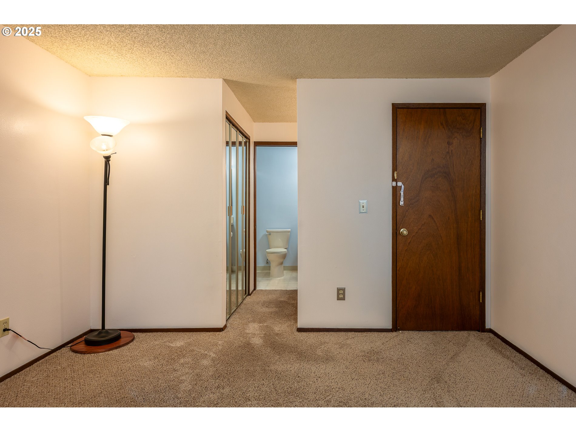 14828 Southwest 109th Avenue Portland, OR 97224 - Photo 28 of 40 a view of an empty room with windows