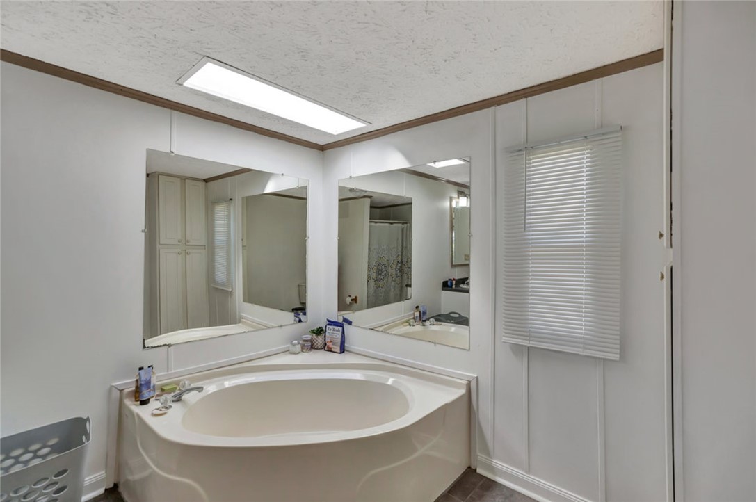 542 Jolly Road Townville, SC 29689 - Photo 8 of 41 Gallery Image 8
