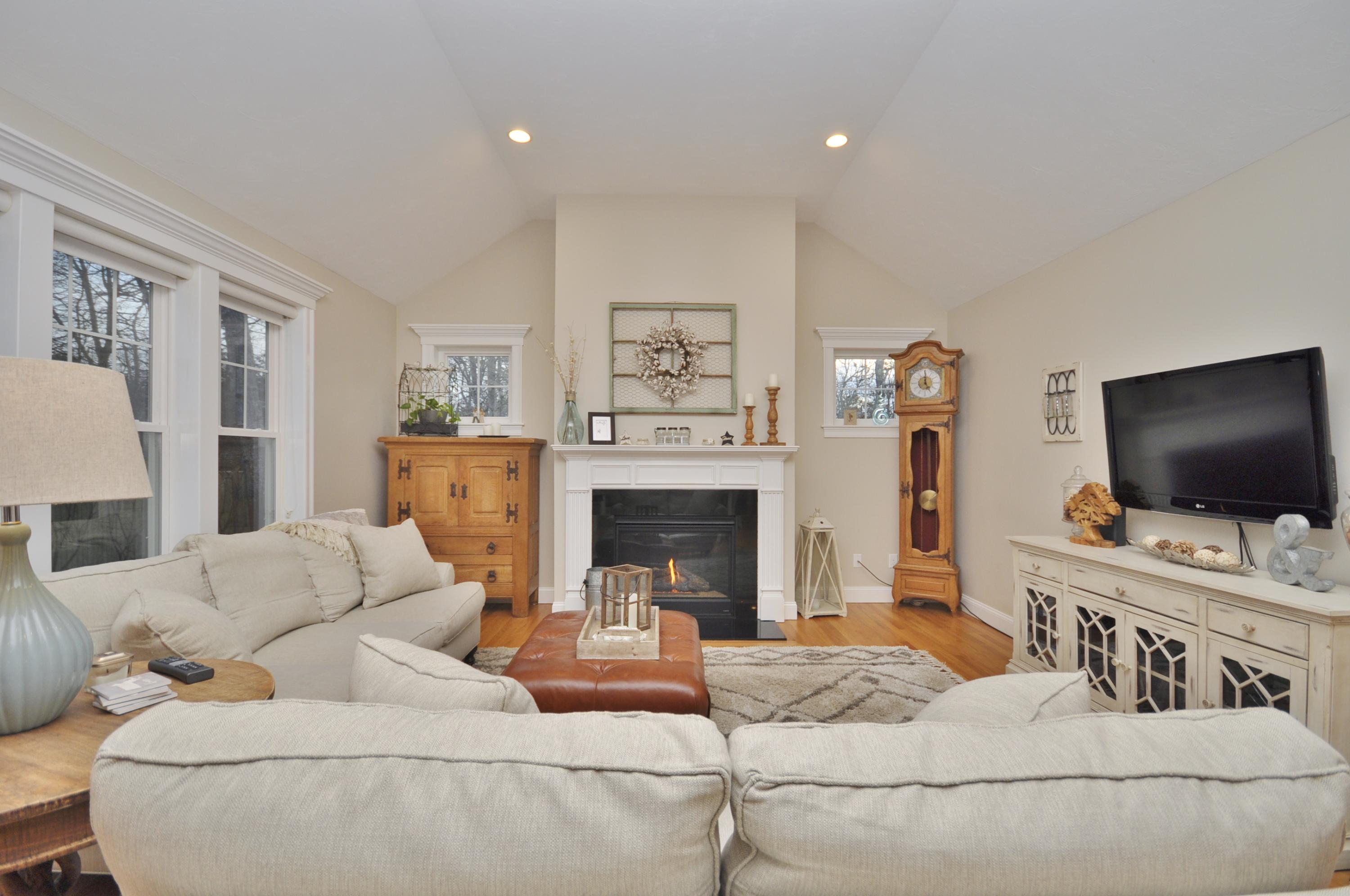 238 Old Barnstable Road Mashpee, MA 02649 - Photo 13 of 47 _DSC0273