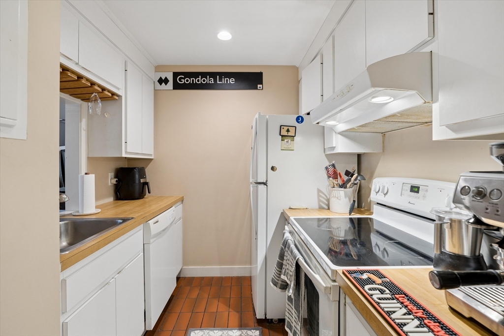 28 Edgerly Road, Unit 2 Boston, MA 02115 - Photo 9 of 21