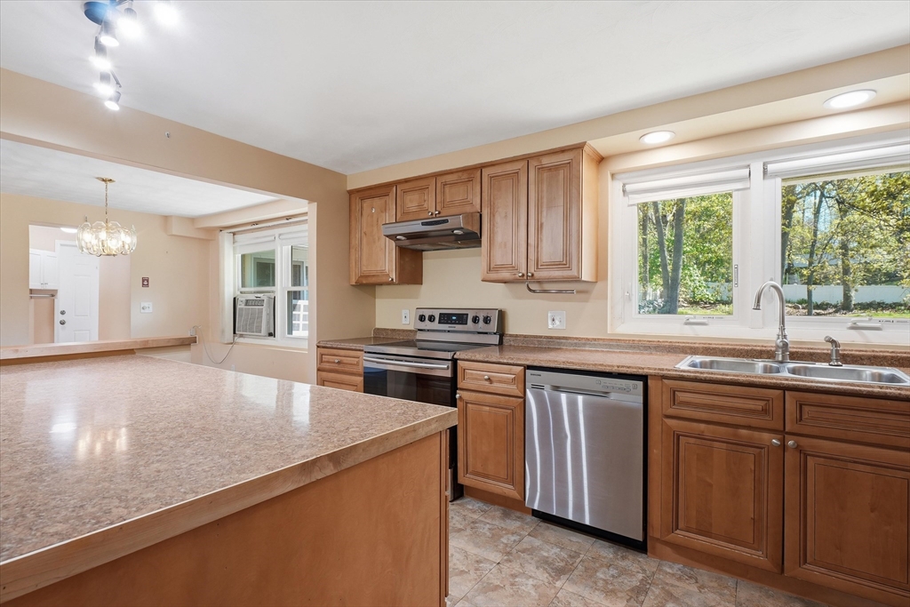 37 Princeton Street Danvers, MA 01923 - Photo 16 of 40