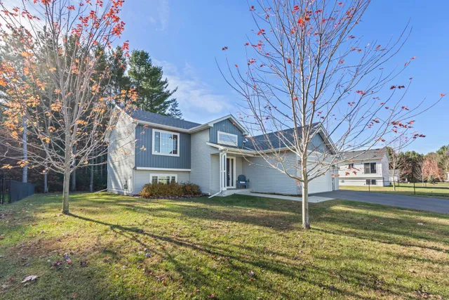 $384,500 | 13940 3rd Avenue South, Zimmerman, MN 55398