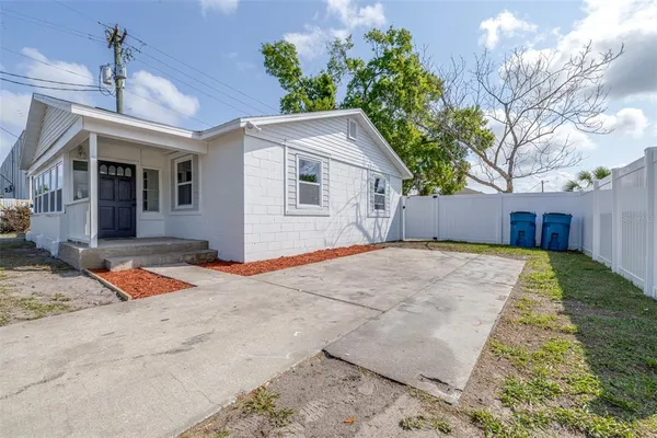 $249,900 | 217 Northwest 4th Avenue, Mulberry, FL 33860