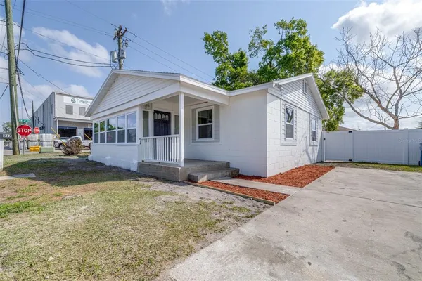 $249,900 | 217 Northwest 4th Avenue, Mulberry, FL 33860