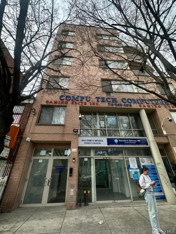 $398,000 | 40-24 76th Street, Unit 3B | Elmhurst