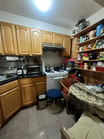 $398,000 | 40-24 76th Street, Unit 3B | Elmhurst