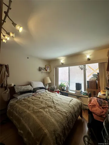 $398,000 | 40-24 76th Street, Unit 3B | Elmhurst