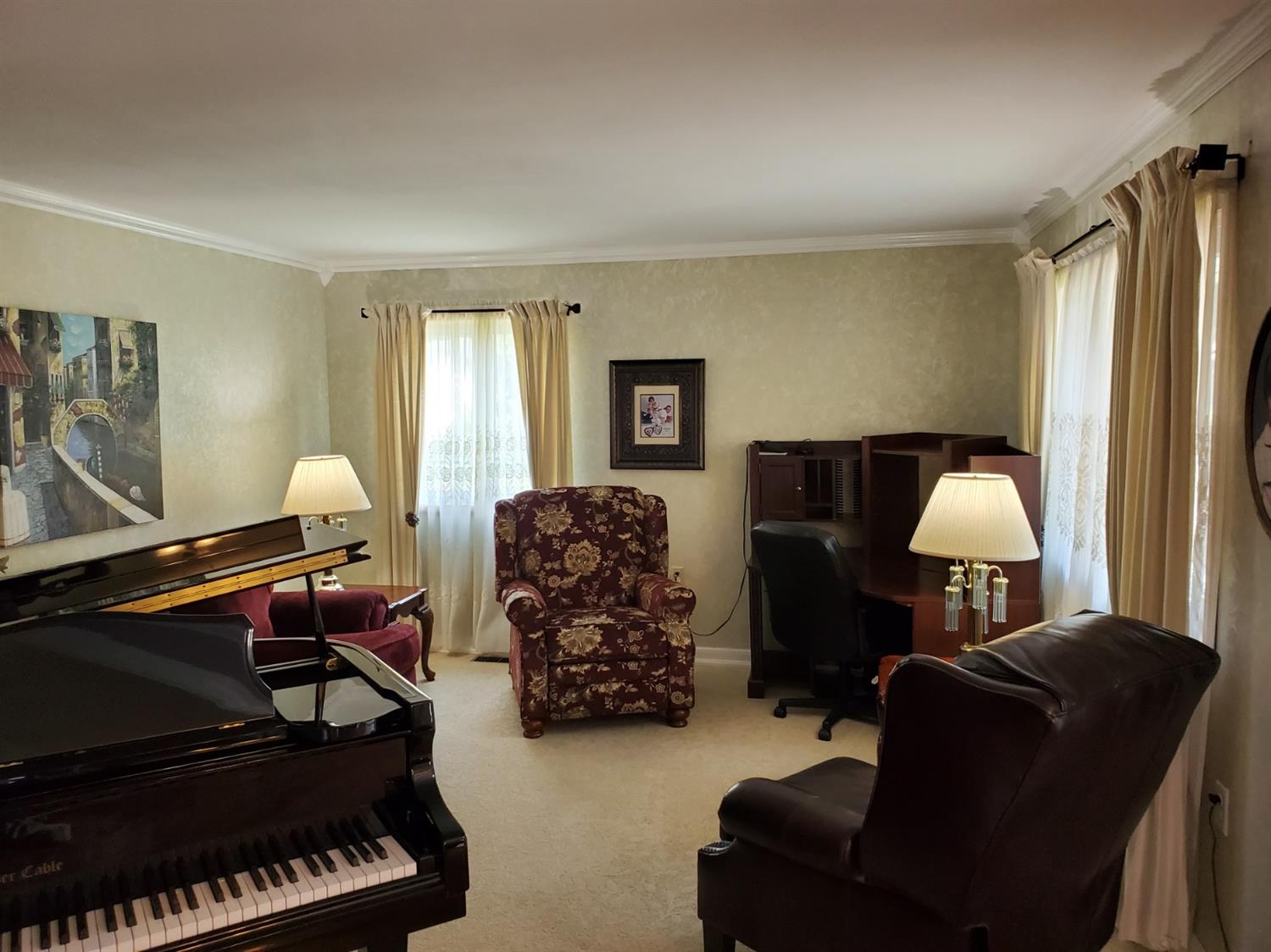 766 Imperial Road Valparaiso, IN 46385 - Photo 11 of 52 1500x1124