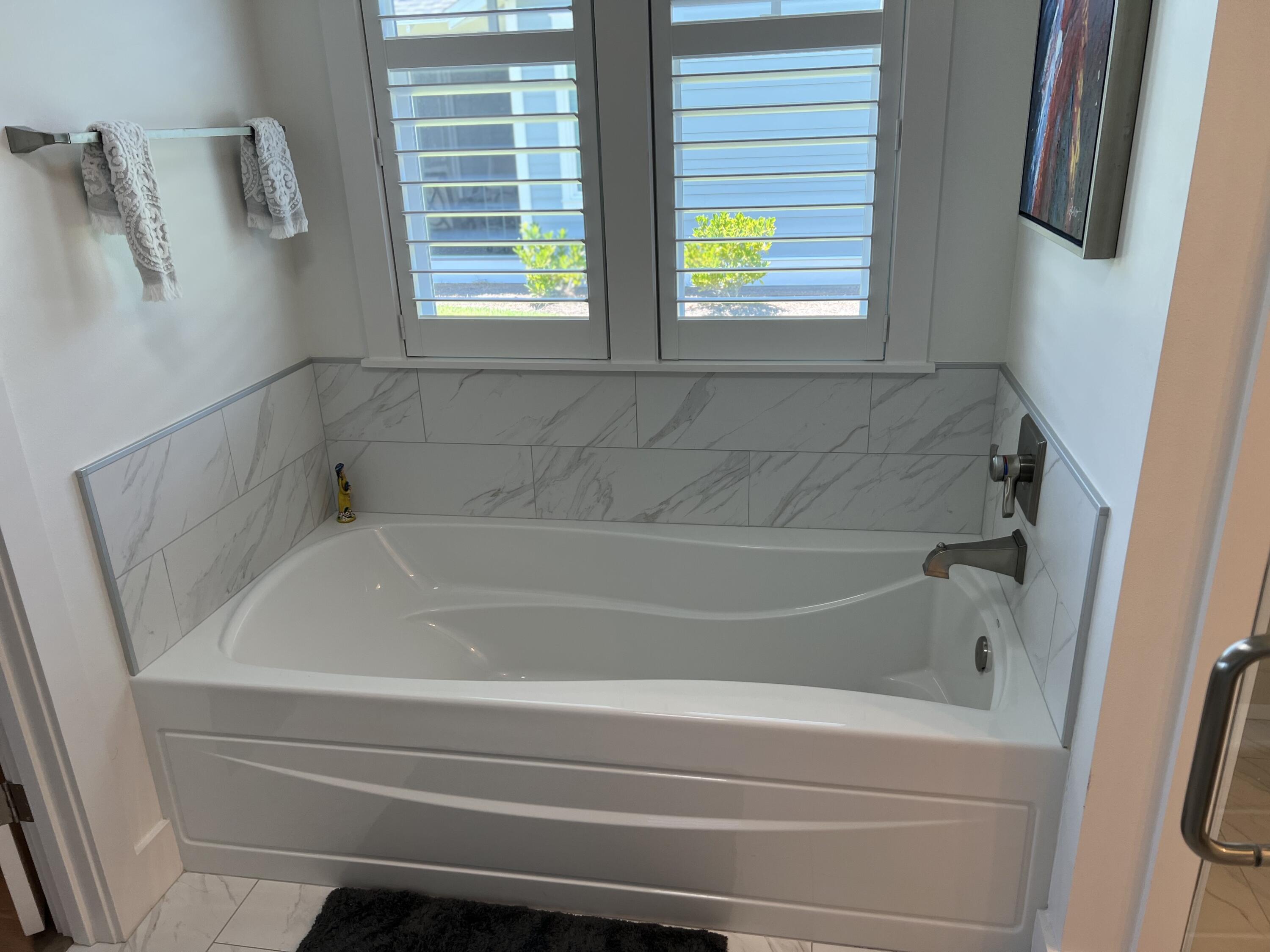 50 West Sandlefoot Ln Inlet Beach Inlet Beach, FL 32461 - Photo 12 of 32 Master Bathtub
