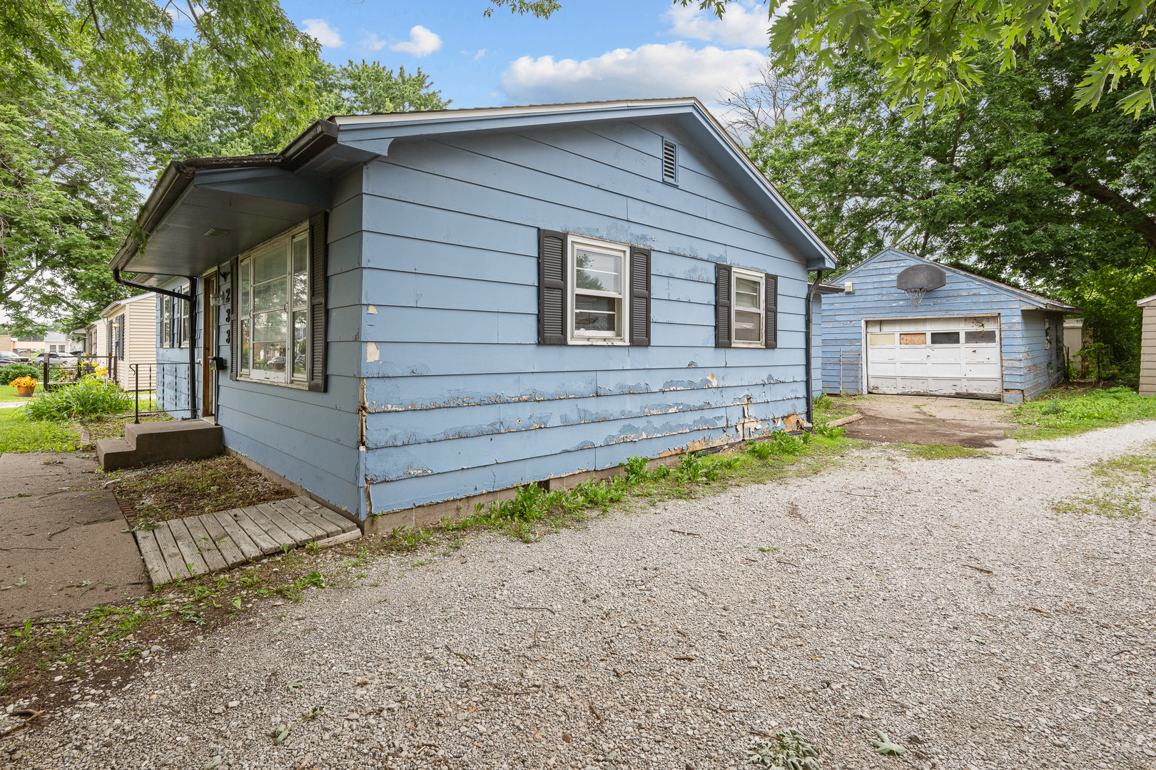 233 4th Street East Milan, IL 61264 - Photo 2 of 23