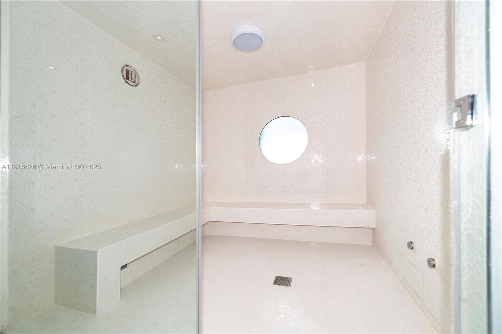 540 West Avenue, Unit 413 Miami Beach, FL 33139 - Photo 25 of 33 a view of a bathroom