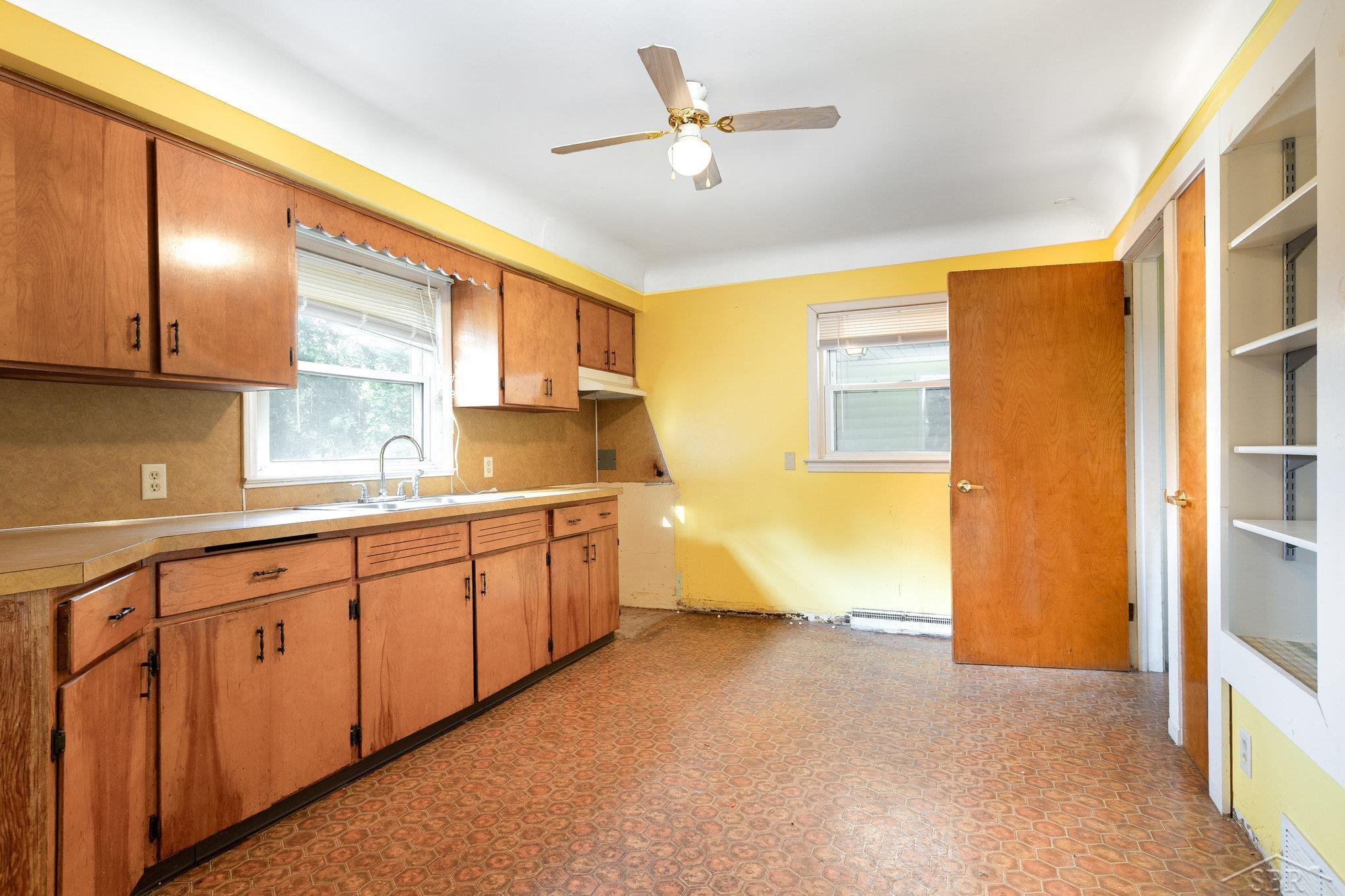 5367 Gratiot Road Saginaw, MI 48638 - Photo 6 of 21 50188765-774ad7fd-dfd9-44f9-a0df-55edbc6ebe47.JPG