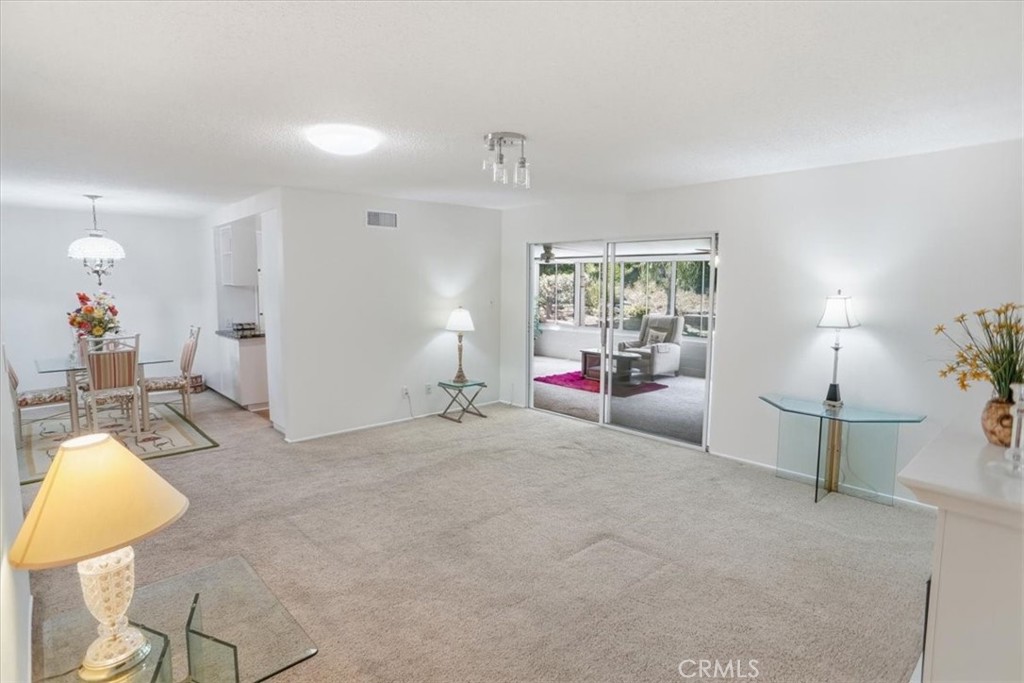 19427 Oak Crossing Road Newhall, CA 91321 - Photo 8 of 45 Gallery Image 8