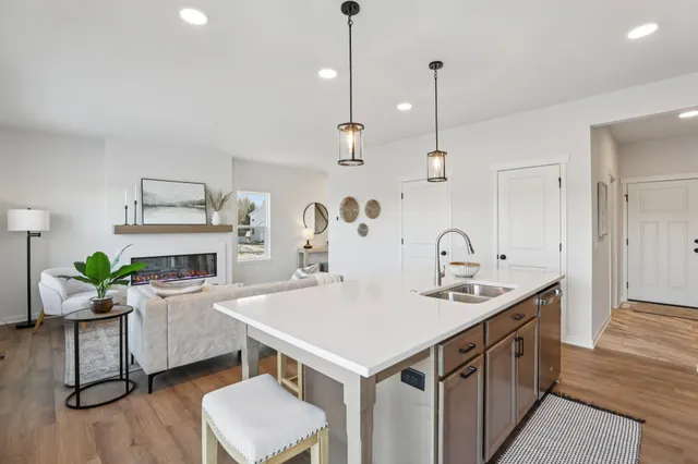 $424,900 | 3157 Drumlin Rdg Drive, Cottage Grove, WI 53527