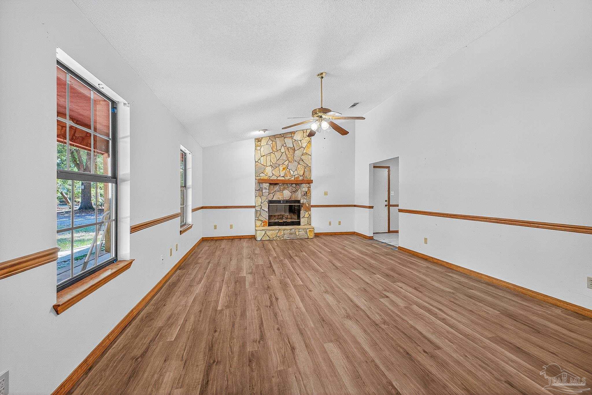 5453 Hamilton Lane Pace, FL 32571 - Photo 6 of 48