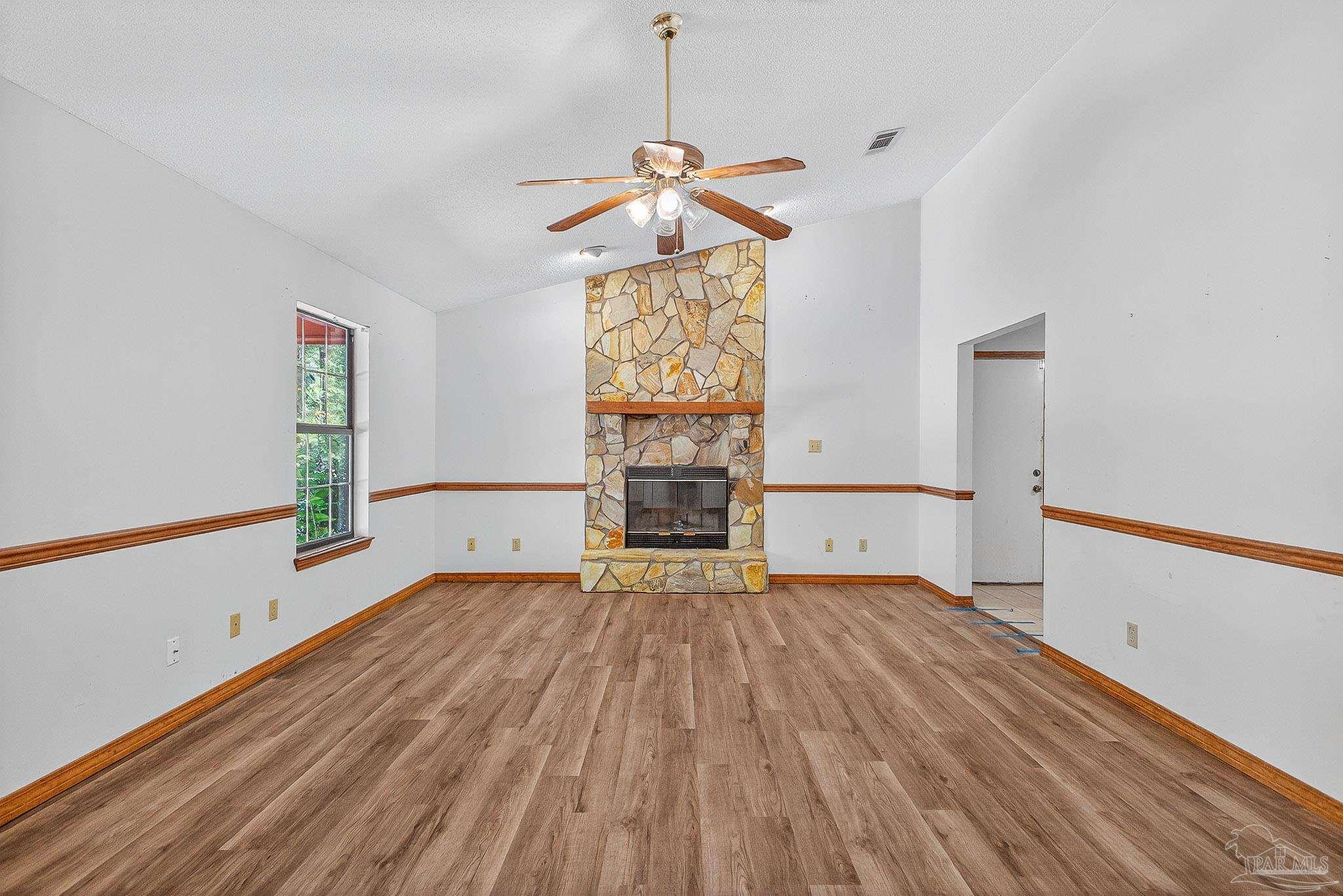 5453 Hamilton Lane Pace, FL 32571 - Photo 7 of 48