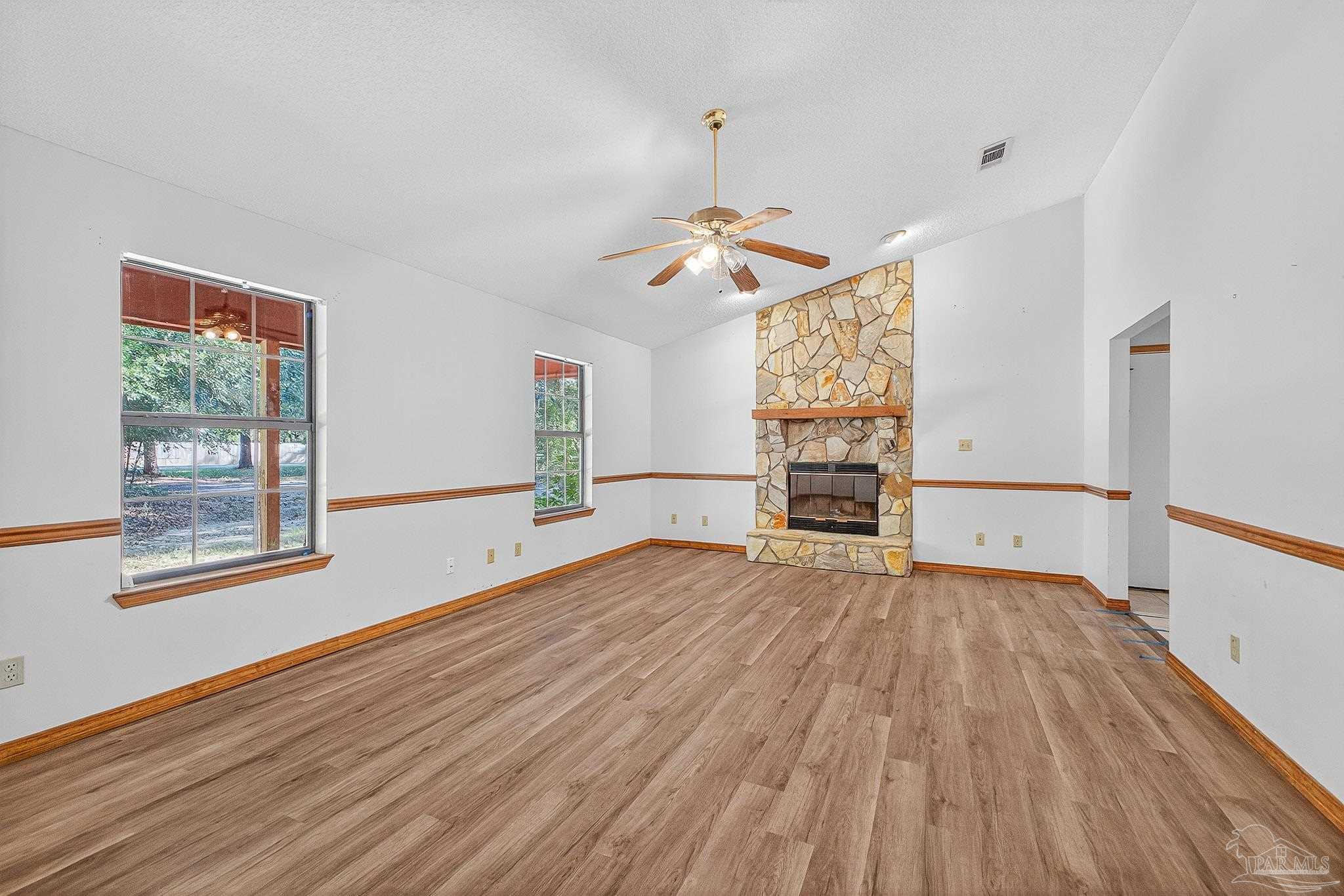 5453 Hamilton Lane Pace, FL 32571 - Photo 8 of 48