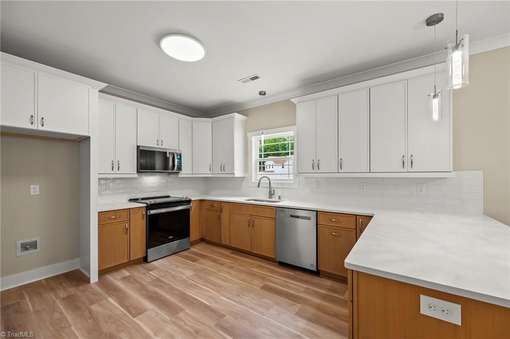 223 Timber Hill Rural Hall, NC 27045 - Photo 11 of 36 Kitchen