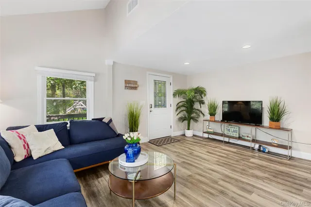 $400,000 | 9 Oakdale Road, Putnam Valley, NY 10579