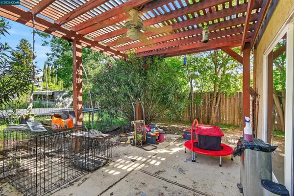 $589,000 | 730 Stratford Avenue, Dixon, CA 95620
