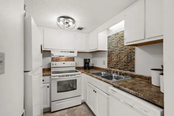 $187,900 | 101 Old Ferry Road, Unit 12B, Shalimar, FL 32579