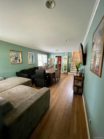 $4,450 | 59 Dunwood Road, Port Washington, NY 11050