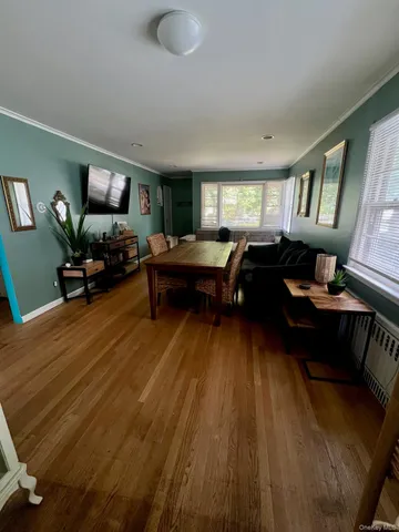 $4,450 | 59 Dunwood Road, Port Washington, NY 11050