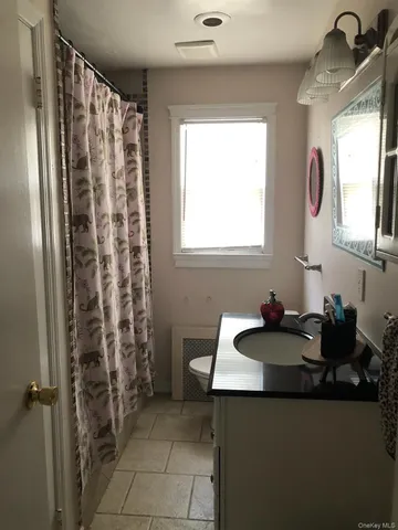 $4,450 | 59 Dunwood Road, Port Washington, NY 11050