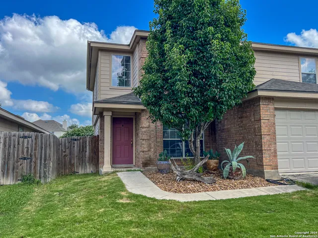 $1,600 | 218 Val Verde Drive, New Braunfels, TX 78130