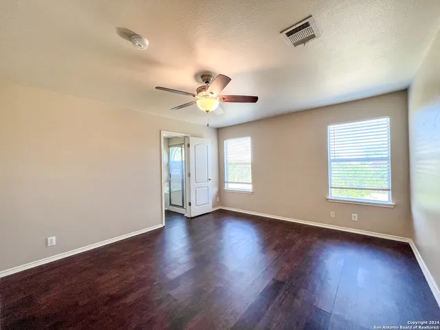 $1,600 | 218 Val Verde Drive, New Braunfels, TX 78130