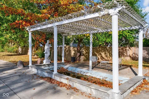 $675,000 | 1829 Cunningham Road, Speedway, IN 46224