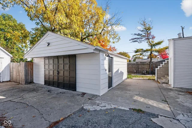 $675,000 | 1829 Cunningham Road, Speedway, IN 46224